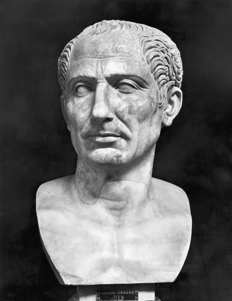 Busto de Julio César.