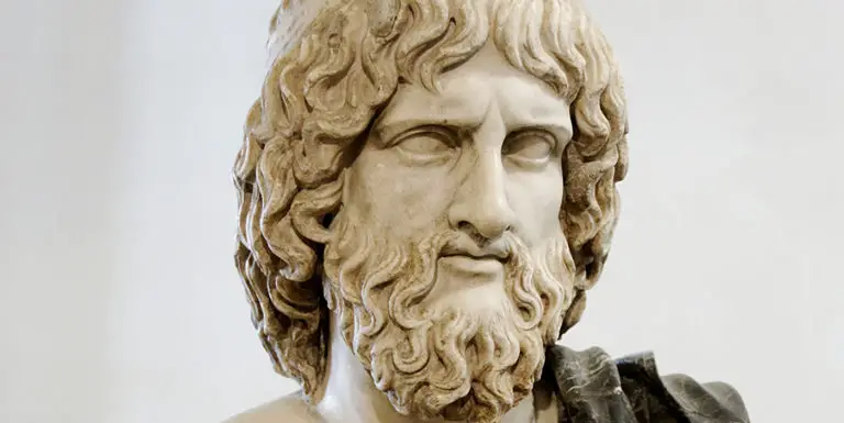 Detalle del busto de Hades.