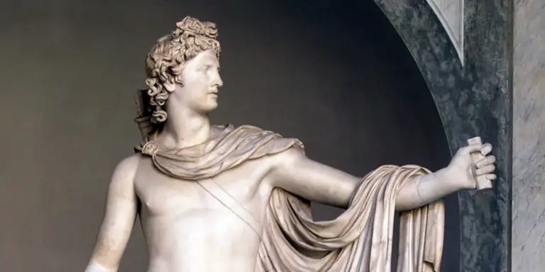 Detalle de la estatua de Apolo.
