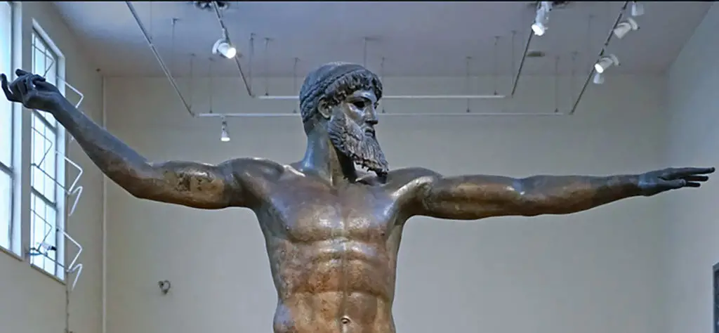 Detalle de una estatua de Estatua de Zeus.