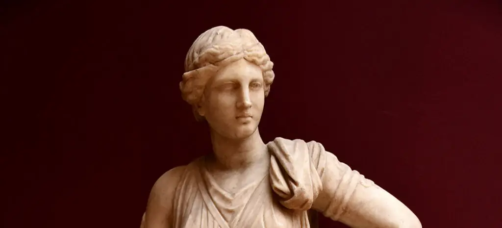Estatua de la diosa Artemisa.
