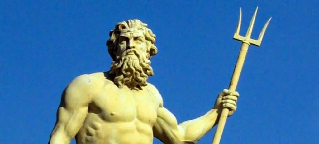 Estatua de Poseidón.