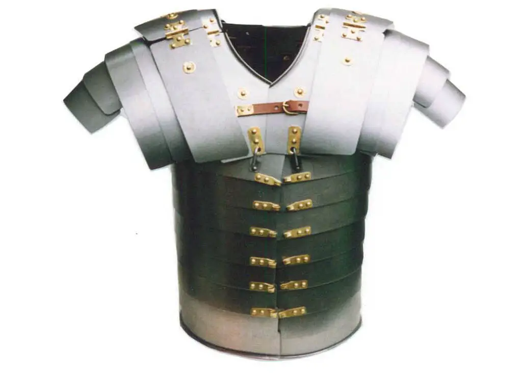 Reconstrucción moderna de alta calidad de una armadura lorica segmentata.