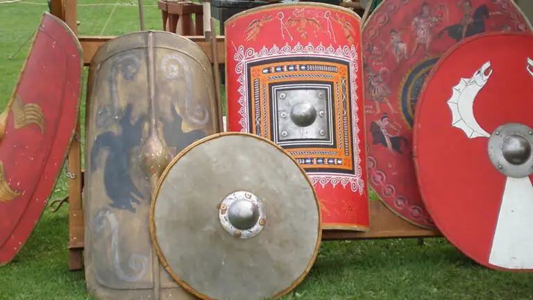 Varios escudos del Imperio romano.
