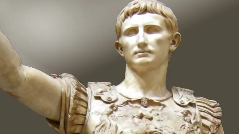 Estatua de César Augusto, el primer emperador de Roma.